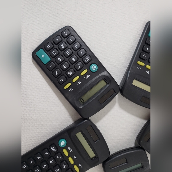 🕳️ 5 Calculators - Picture 3 of 4